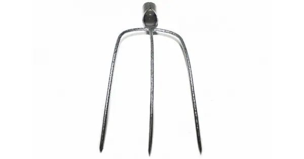 Furca cu 3 coarne din metal Ieftin